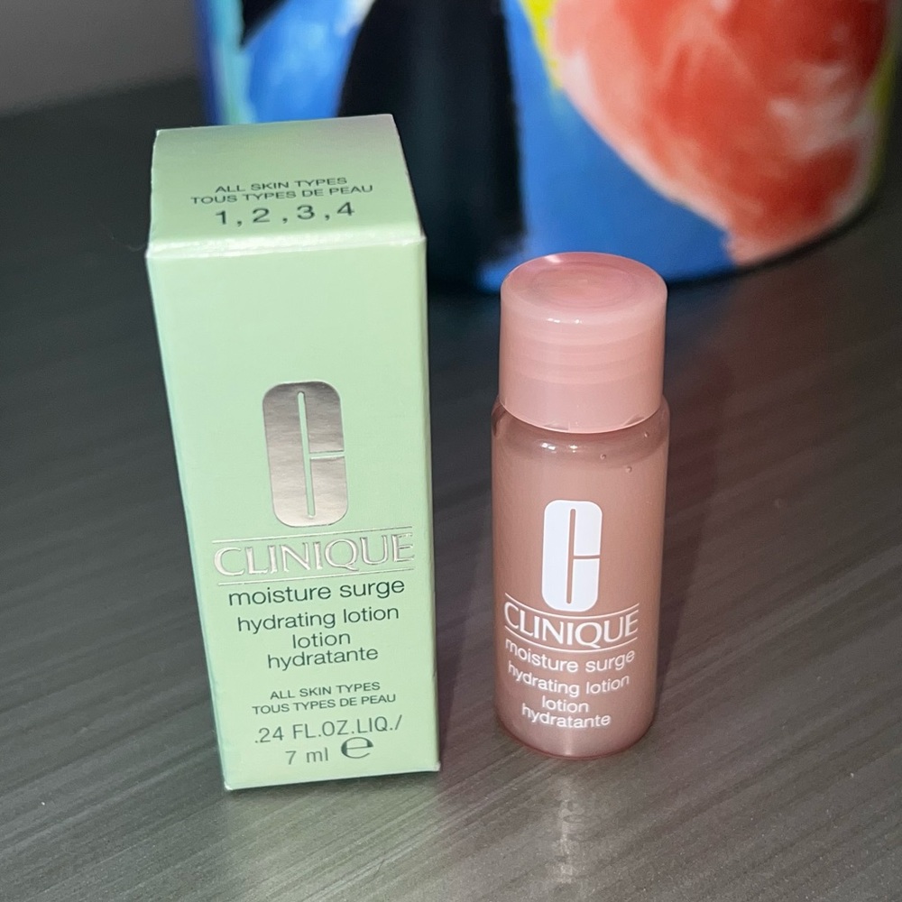 🔴 5/$25 NIB Clinique Moisture Surge Hydrating Lotion 0.24 fl Oz/7mL - Picture 1 of 5